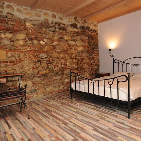 La Mosie Hotel Hateg Phòng bức ảnh