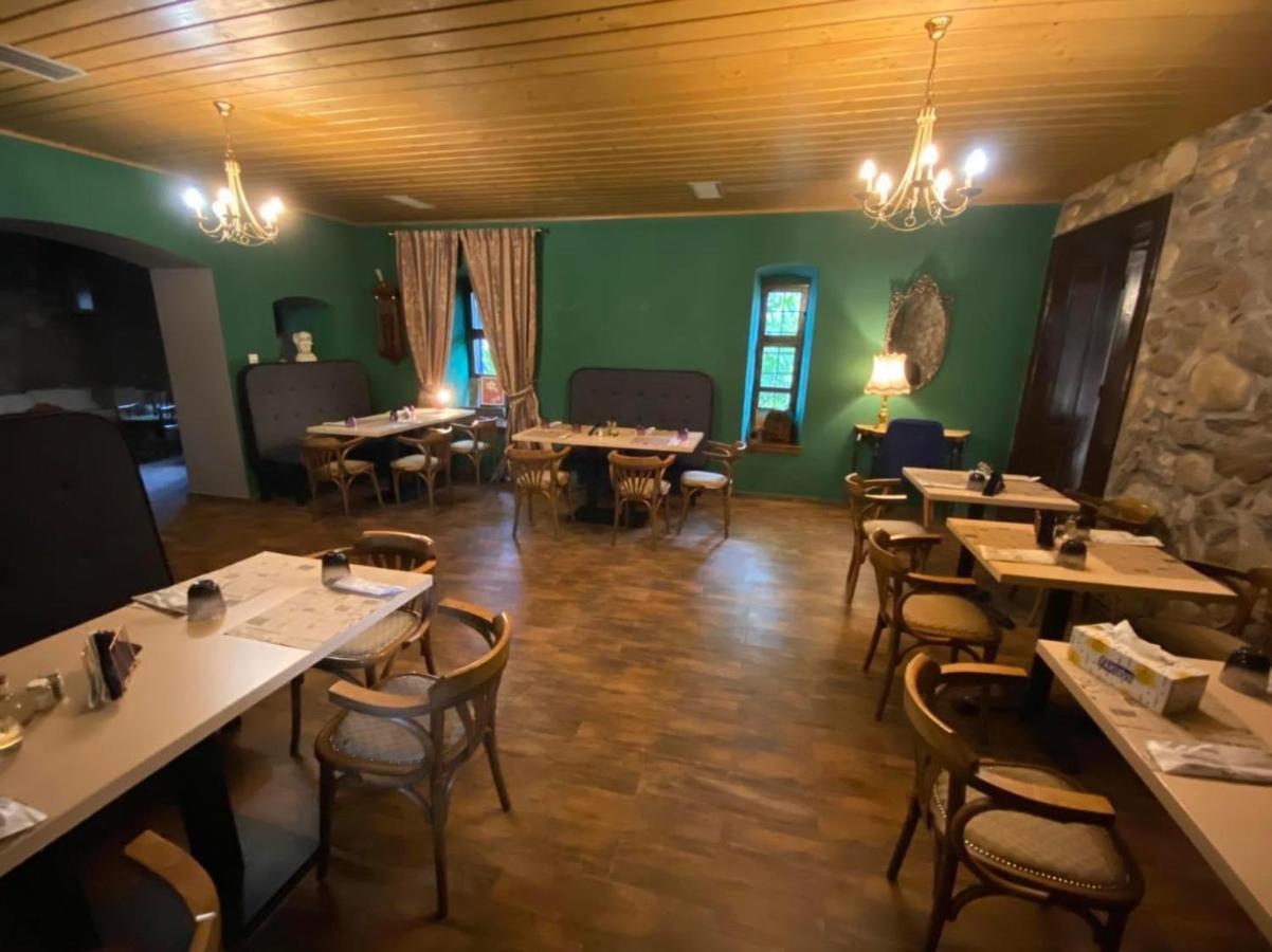La Mosie Hotel Hateg Ngoại thất bức ảnh