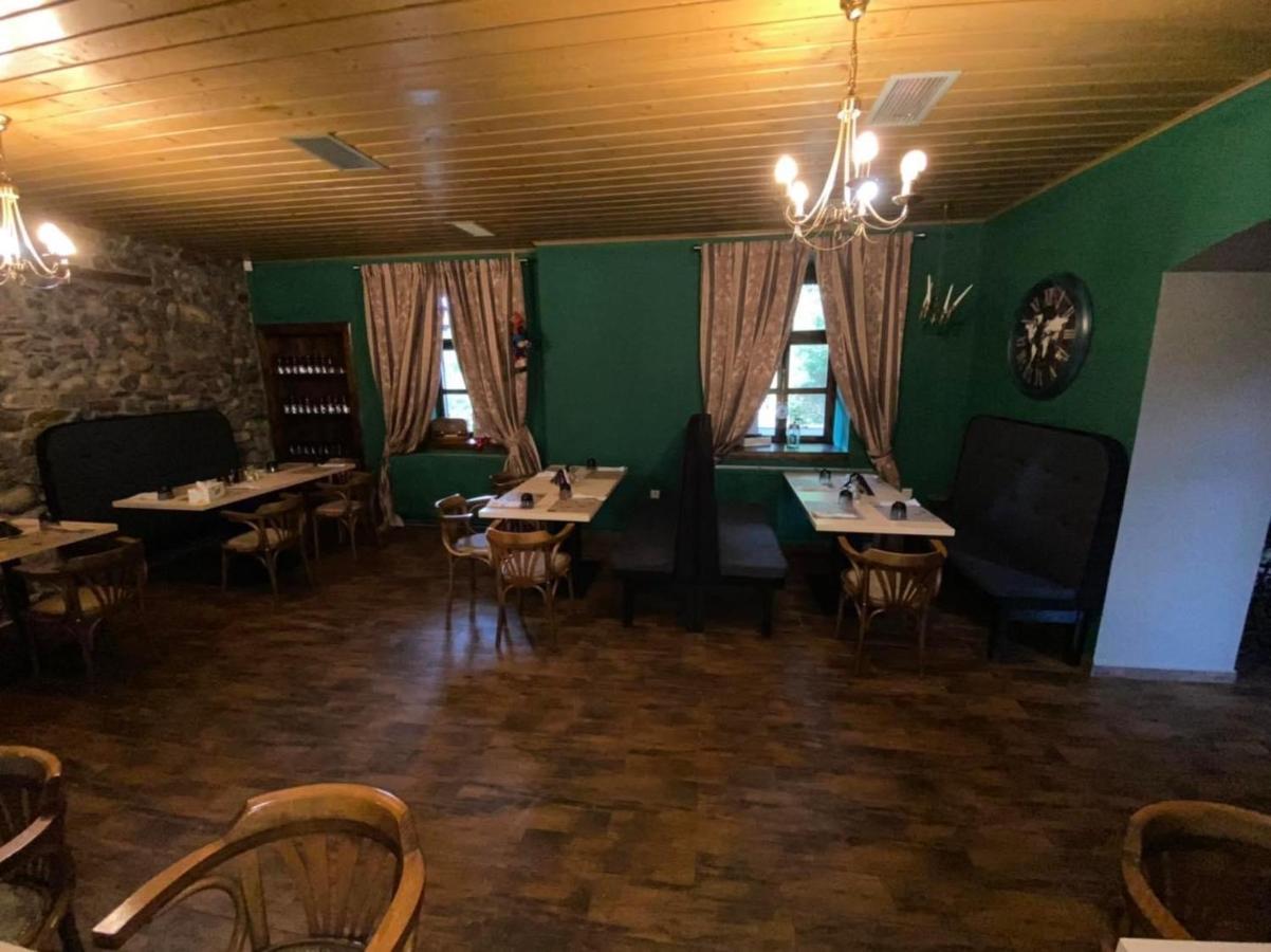 La Mosie Hotel Hateg Ngoại thất bức ảnh