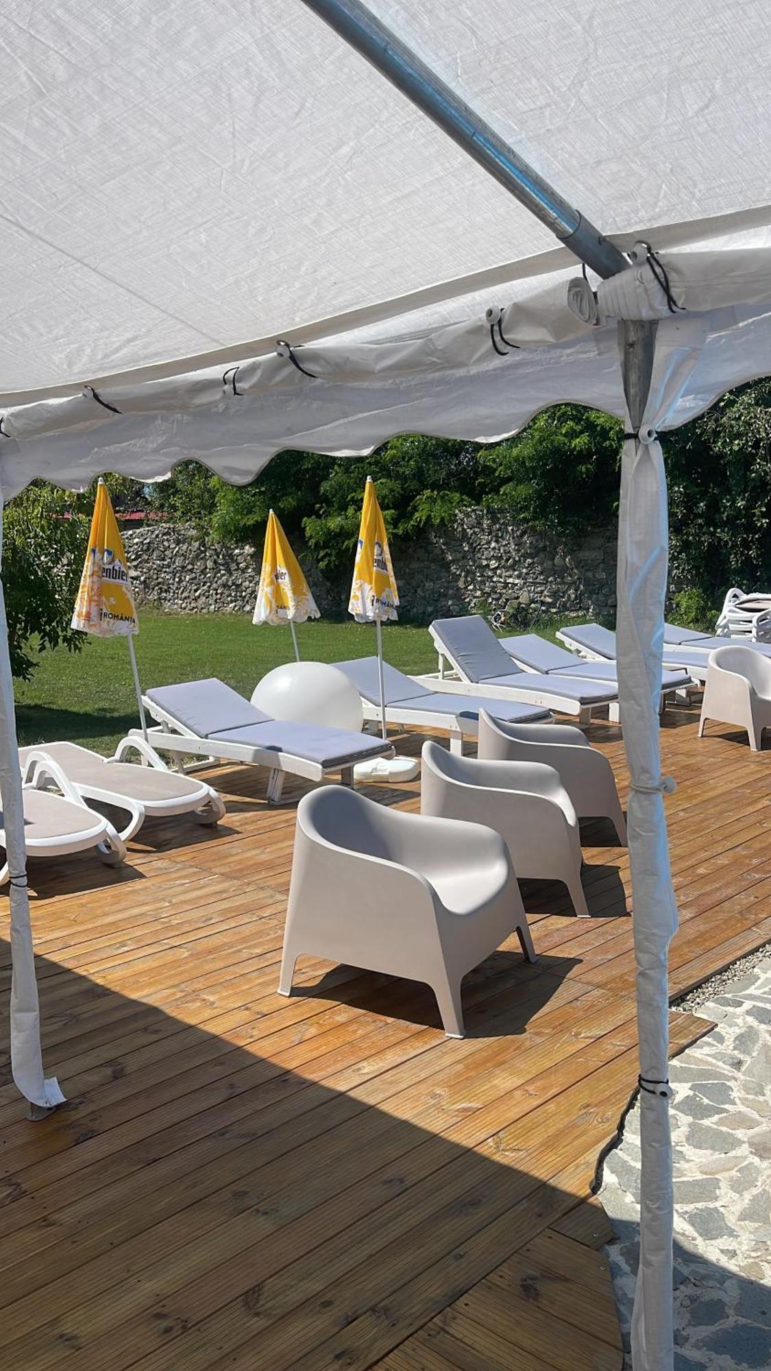 La Mosie Hotel Hateg Ngoại thất bức ảnh